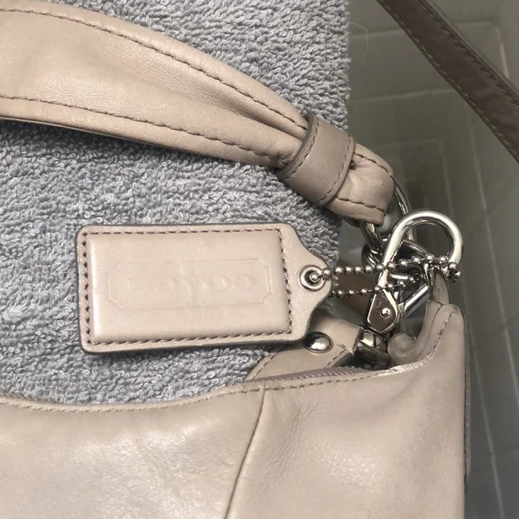 Coach Kristen Hobo Bag - Picture 3 of 12